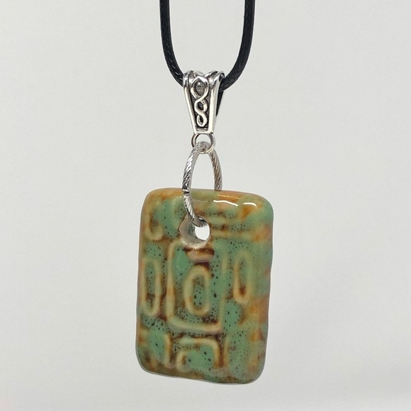 Hand Crafted Jewelry - CLEARANCE NWOT glazed ceramic necklace